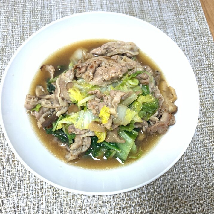 お肉と野菜たっぷりのうま煮。八宝菜